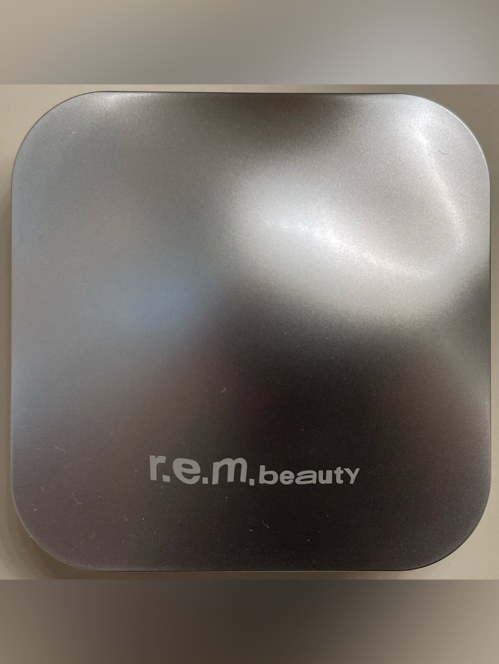 r.e.m. beauty Glow Bronzer & Contour Compact — Blazed